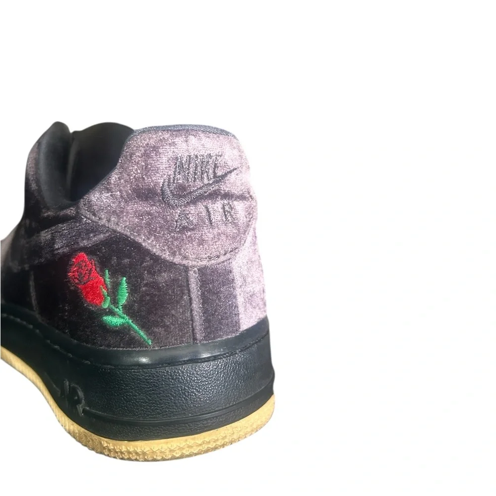 Nike Air Force 1 ‘07 QS Velvet Rose Black Sneakers 6.5 Men / 8 Women